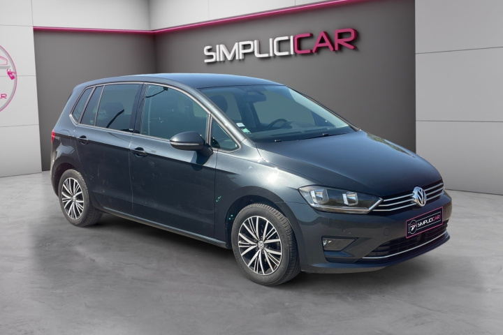 VOLKSWAGEN GOLF SPORTSVAN